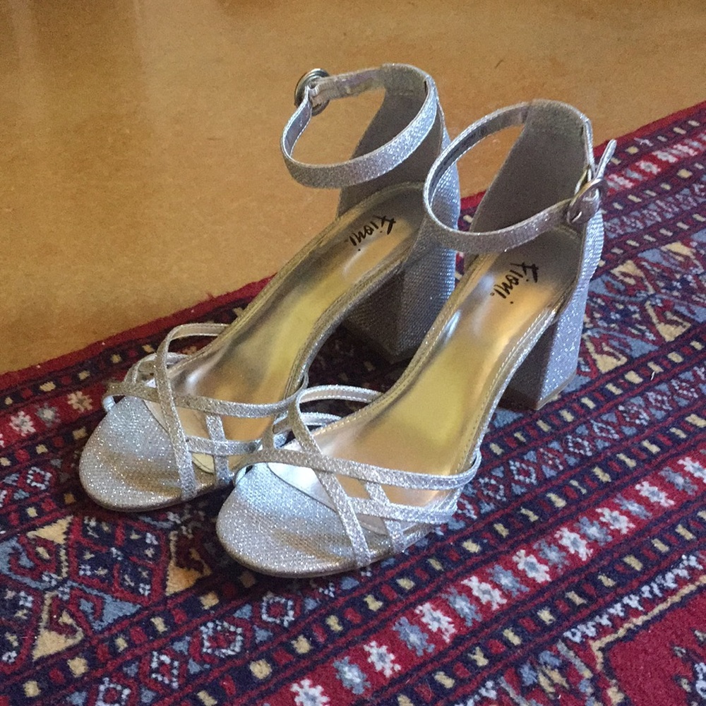 Fioni Block Heels